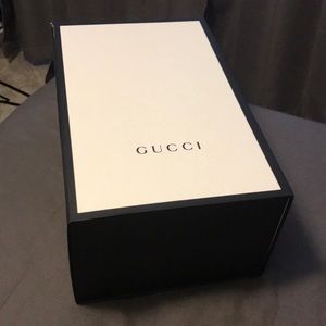 Large magnetic shut Gucci box
